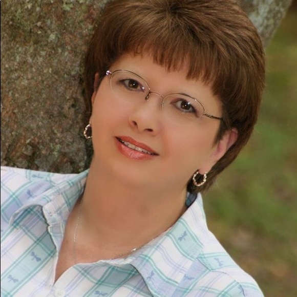 Meet your Posher, Alisa - Picture 1 of 1